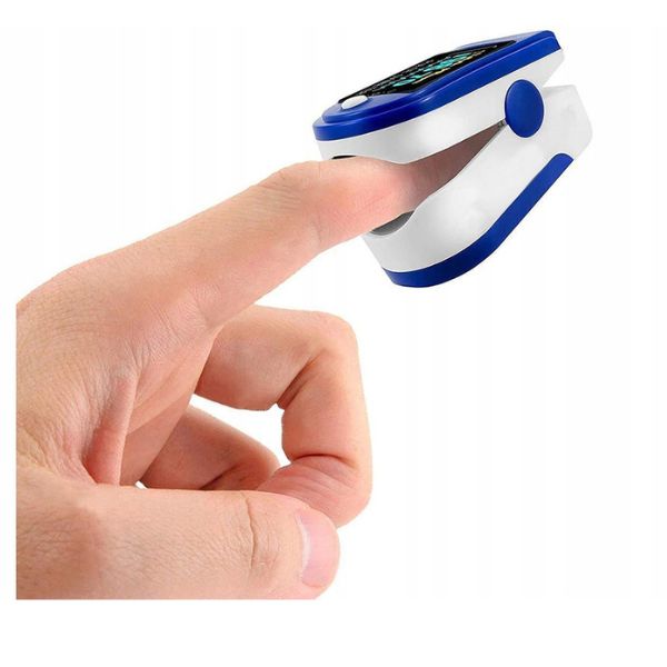 Pulsexeter az ujjhoz, meghatározza az oxigén mennyiségét a vérben és az impulzusban