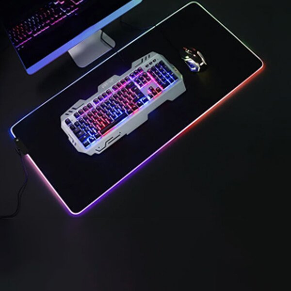 Игра на мишка подложка с RGB King Size LED осветление 90x40cm черно